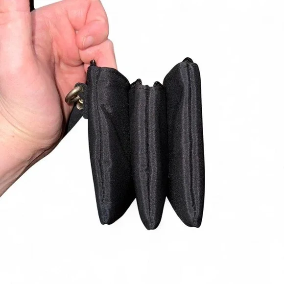 Black nylon shoulder/crossbody bag with adjustable strap - Picture 3 of 4